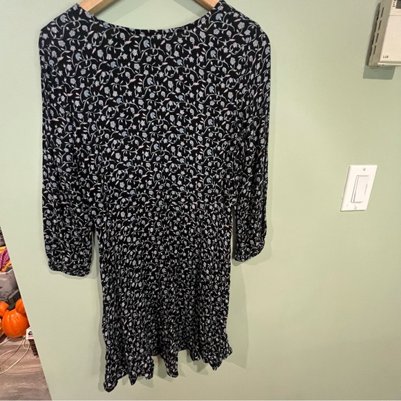 6/$25 Mudd Black and White Mini Dress - Picture 4 of 6